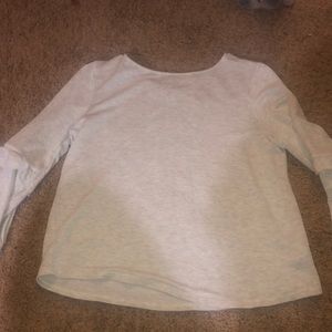 cute flowy shirt !! brand living doll!!